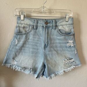 Sincerely Jules hi-rise light wash ripped‎ frayed shorts in 1 or 25